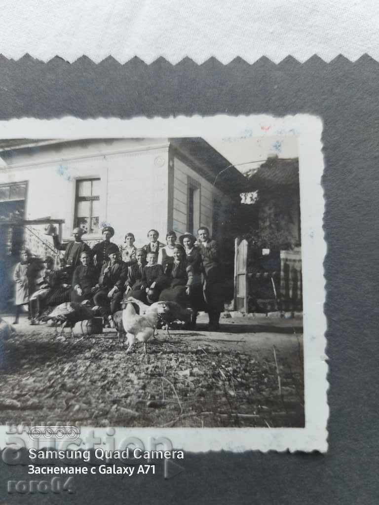 Delivery of PEOPLE - ROOSTERS - TOAST Delivery of PEOPLE - ROOSTERS - TOAST