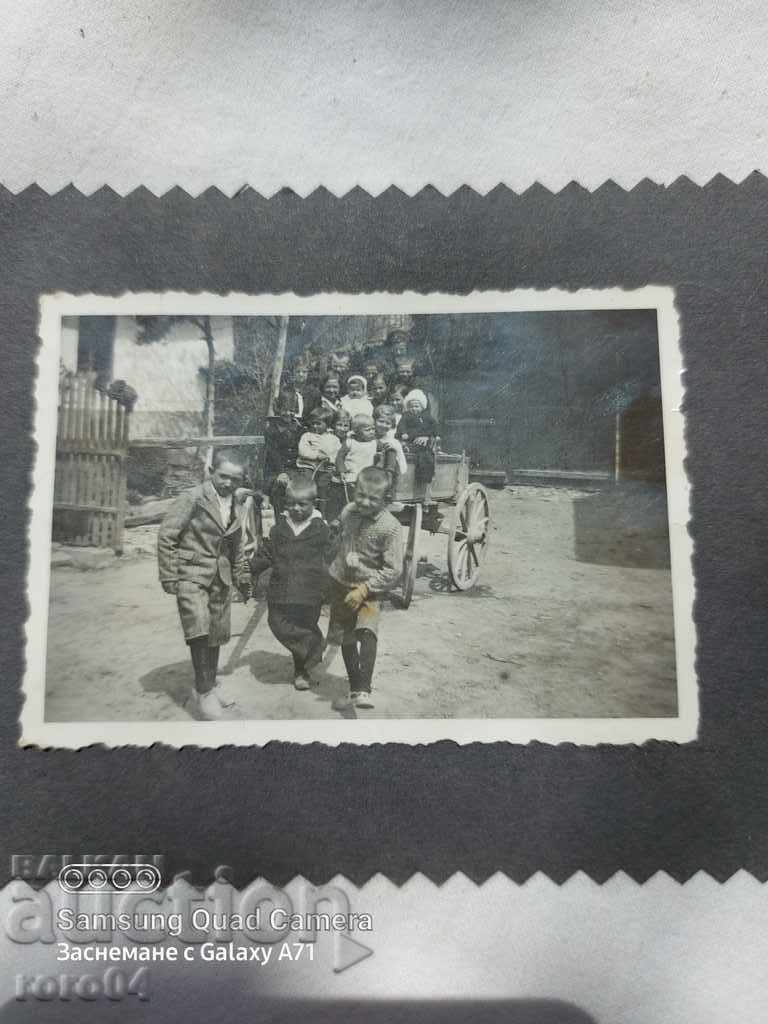 COPII - Cărucior - EXPLOATARE cu preț 5.00 BGN | € 2.56 COPII - Cărucior - EXPLOATARE cu preț 5.00 BGN | € 2.56