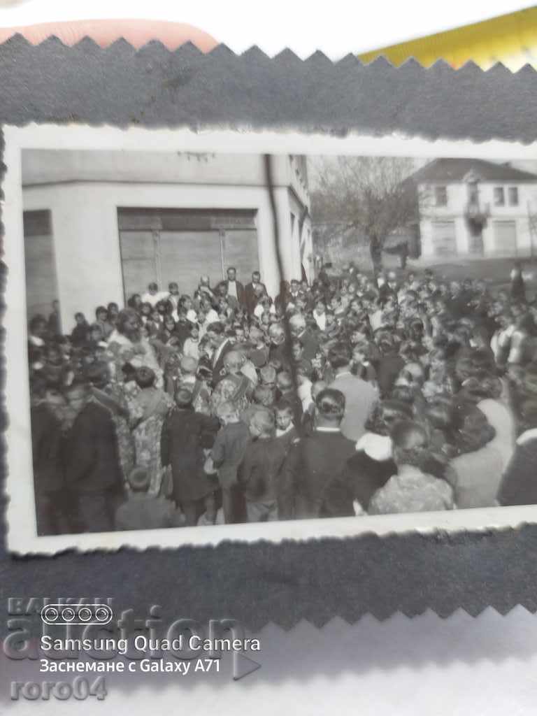 Delivery of POP - PEOPLE - CHILDREN - EVENT