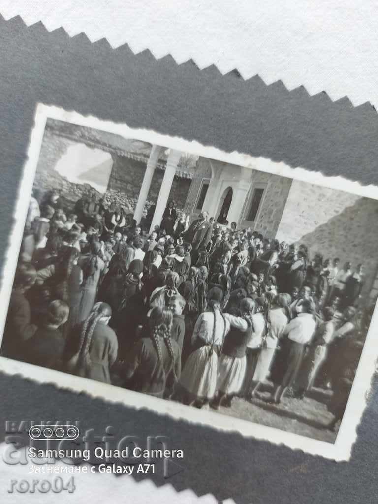 PEOPLE - CHILDREN - EVENT - 5 PEOPLE - CHILDREN - EVENT - 5