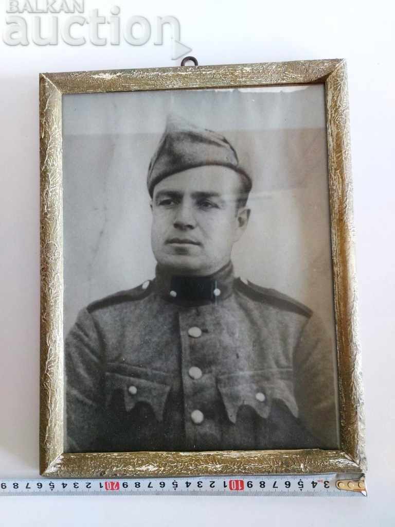REGATUL BULGARIEI SOLDATUL VECHI MILITAR FOTO CADRU FOTO cu preț 20.00 BGN | € 10.23