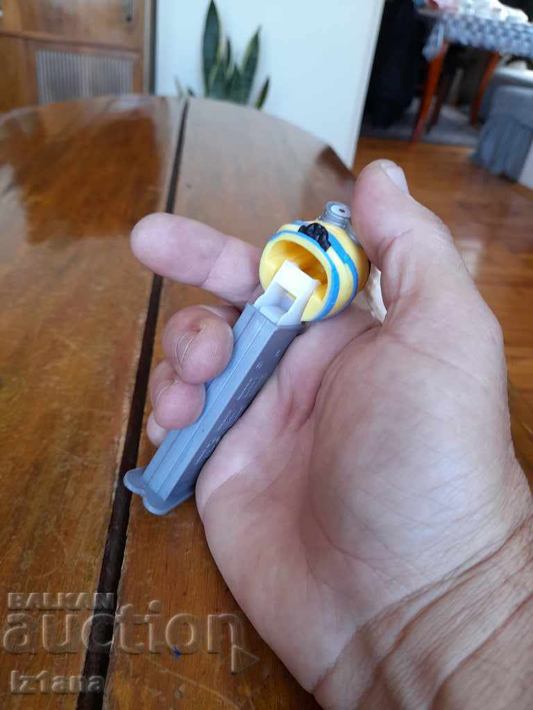 O cutie de bomboane PEZ - 5 O cutie de bomboane PEZ - 5