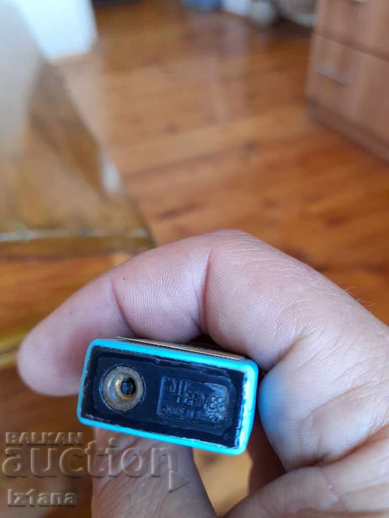 Old Hermes lighter, Marlboro - 7 Old Hermes lighter, Marlboro - 7