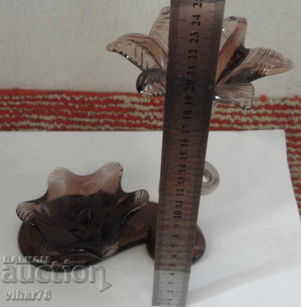 Auction Beautiful glass vase Auction Beautiful glass vase