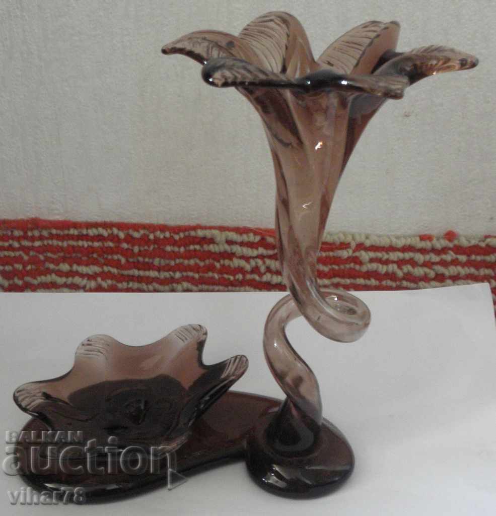 Delivery of Beautiful glass vase Delivery of Beautiful glass vase