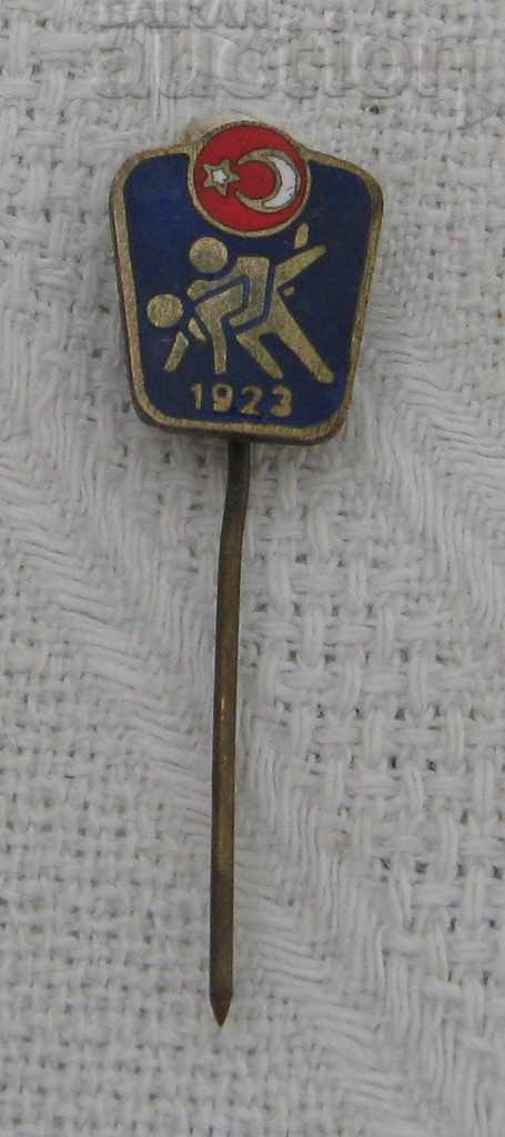 TURKEY Wrestling FEDERATION ENAMEL BADGE with price 4.00 BGN | € 2.05 TURKEY Wrestling FEDERATION ENAMEL BADGE with price 4.00 BGN | € 2.05