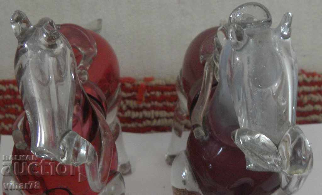 Auction TWO GLASS FIGURES OF HORSES Auction TWO GLASS FIGURES OF HORSES