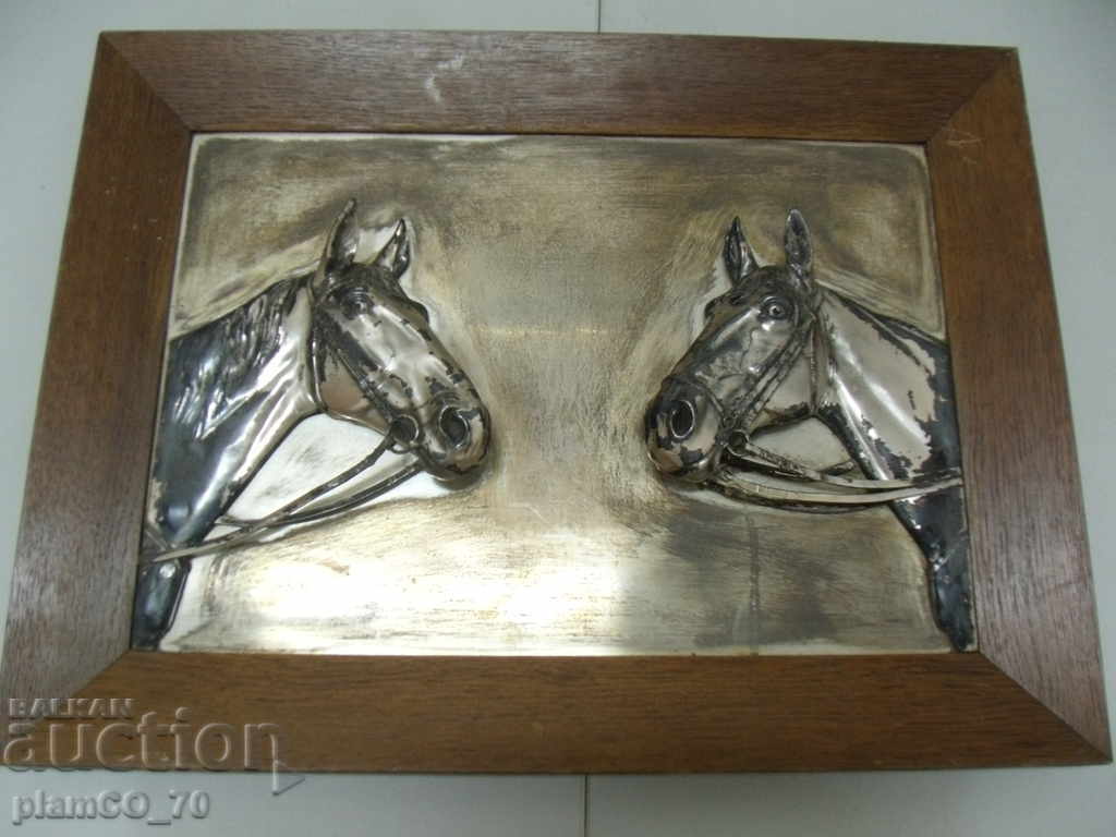 Licitație № * 5503 panou vechi de basorelief metalic cu cadru din lemn