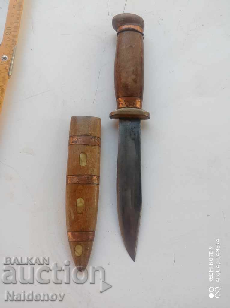 Auction An old knife Auction An old knife