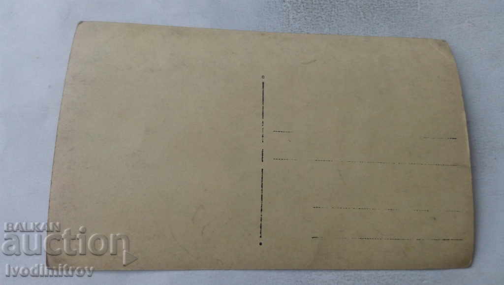 Photo Young girls in a needlework class with price 3.65 BGN | € 1.87 Photo Young girls in a needlework class with price 3.65 BGN | € 1.87