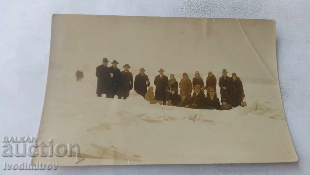 Ομάδα φωτογραφιών ανθρώπων στον πάγο