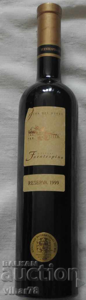 Bottle of red wine-reserve 1999