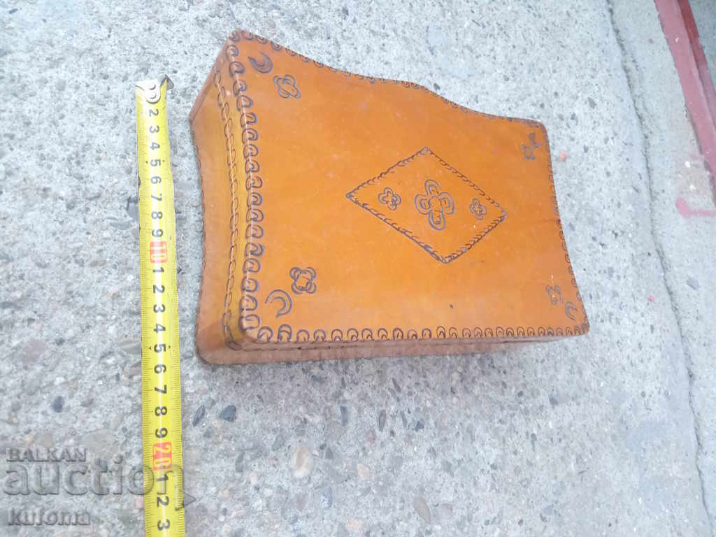 An old wooden pencil box with price 29.99 BGN | € 15.33 An old wooden pencil box with price 29.99 BGN | € 15.33