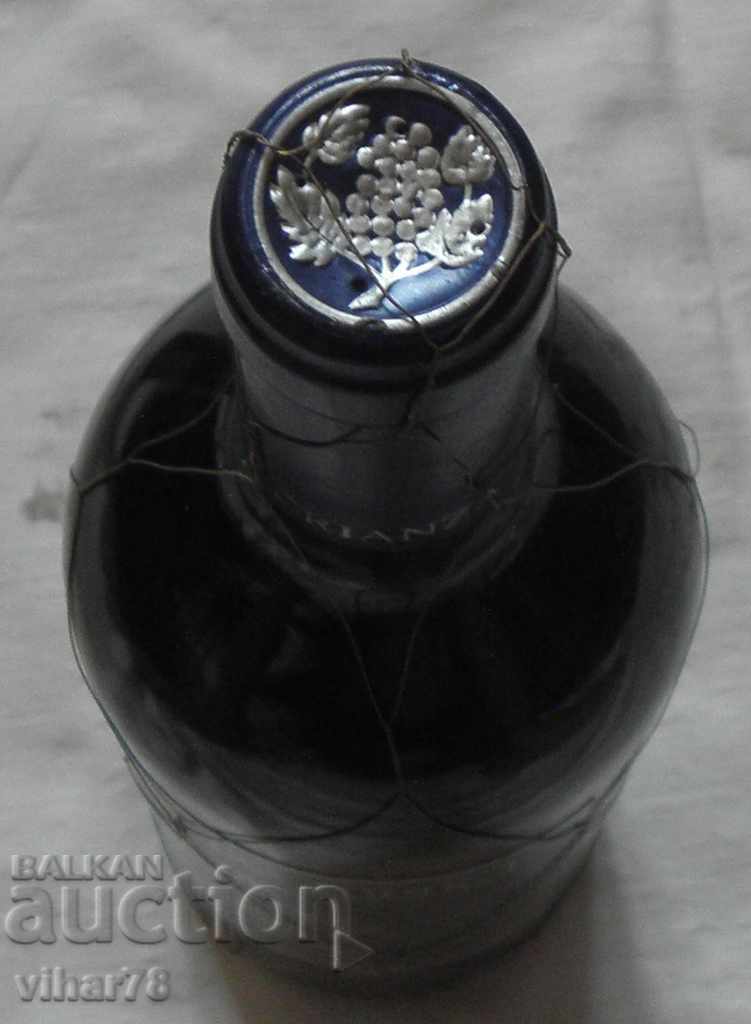 Auction Bottle of red wine-1998 Auction Bottle of red wine-1998