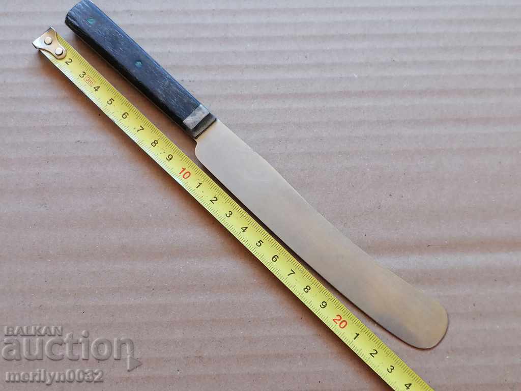 Δημοπρασία Παλαιό μαχαίρι με σημάδια και κόκαλα οστών Δημοπρασία Παλαιό μαχαίρι με σημάδια και κόκαλα οστών