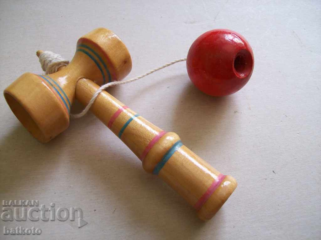 Vechi joc japonez „Prinde mingea”
