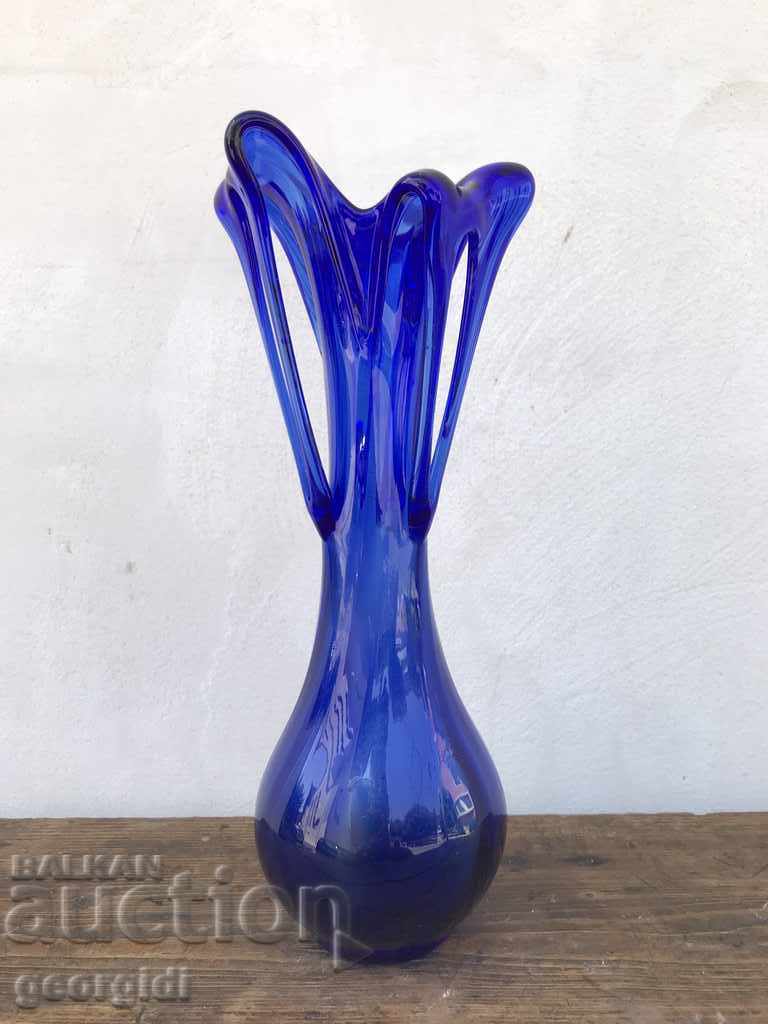 Vaza unică realizată manual din sticlă de cobalt. №0470