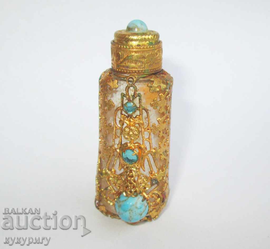 Sticlă veche de parfum antic, cu ornamente aurite