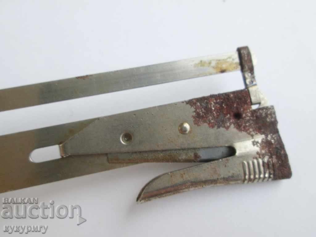 Auction Old knife machine for working with wool thread Singer SINGER Auction Old knife machine for working with wool thread Singer SINGER