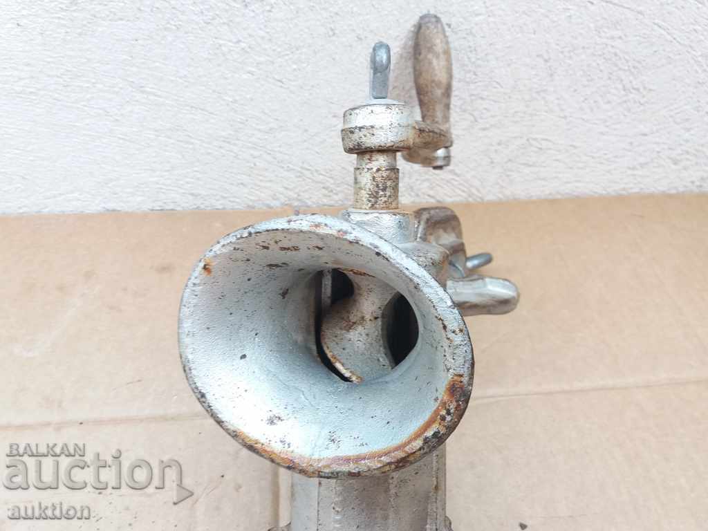 Delivery of TOMATO, MIND AND OTHER MILLING MACHINE - EXCELLENT 10 NUMBER Delivery of TOMATO, MIND AND OTHER MILLING MACHINE - EXCELLENT 10 NUMBER