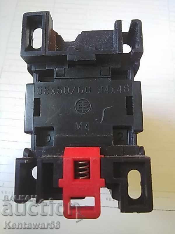 Аукцион Четириполюсен контактор Telemecanique 600V 25A - нов Аукцион Четириполюсен контактор Telemecanique 600V 25A - нов