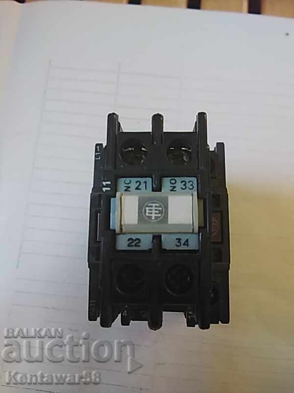 Четириполюсен контактор Telemecanique 600V 25A - нов - 5 Четириполюсен контактор Telemecanique 600V 25A - нов - 5