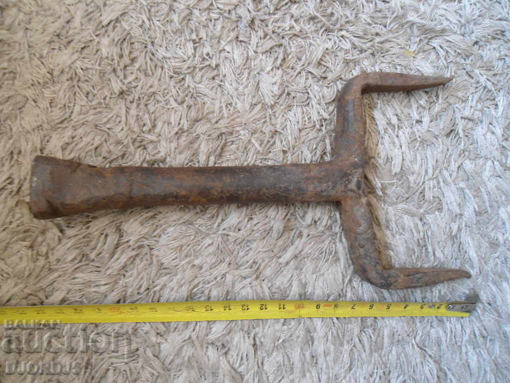 Delivery of An old anvil