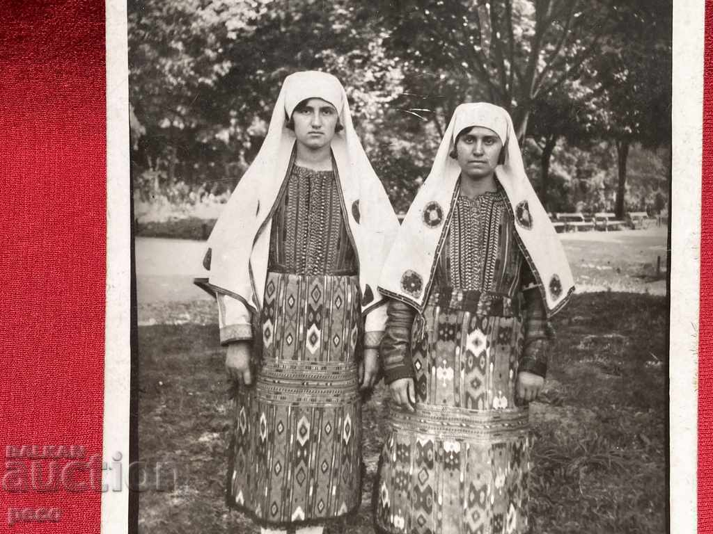 Delivery of Girls in Debar costumes Sofia Borisova Garden 1930 Delivery of Girls in Debar costumes Sofia Borisova Garden 1930