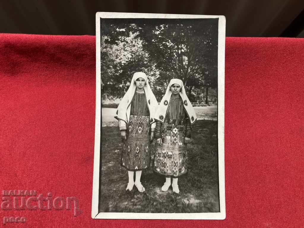 Girls in Debar costumes Sofia Borisova Garden 1930 - 5 Girls in Debar costumes Sofia Borisova Garden 1930 - 5