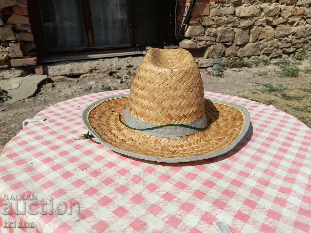 Auction Old straw hat Auction Old straw hat