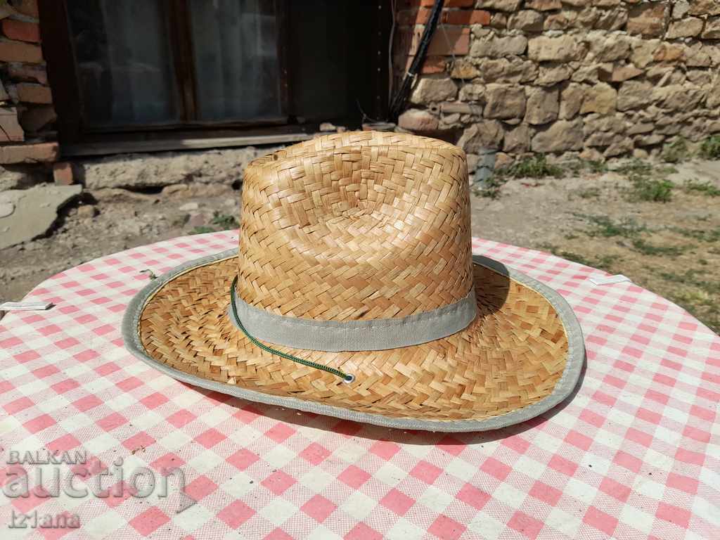 Delivery of Old straw hat Delivery of Old straw hat
