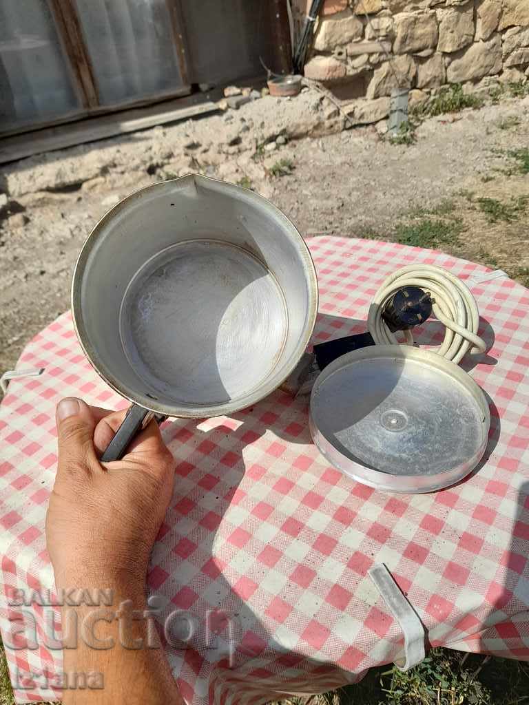 Delivery of Old aluminum electric kettle Delivery of Old aluminum electric kettle