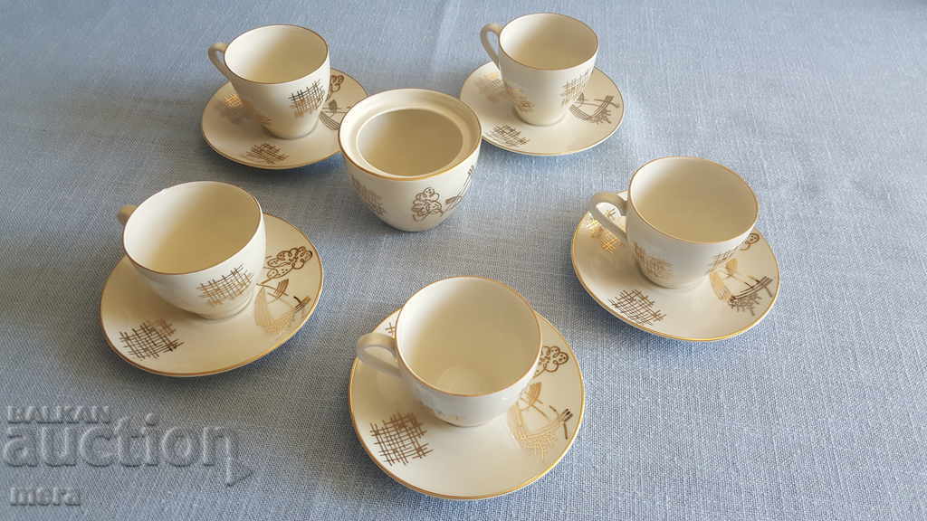 Аукцион Фин порцеланов сервиз за кафе-Бавария Аукцион Фин порцеланов сервиз за кафе-Бавария