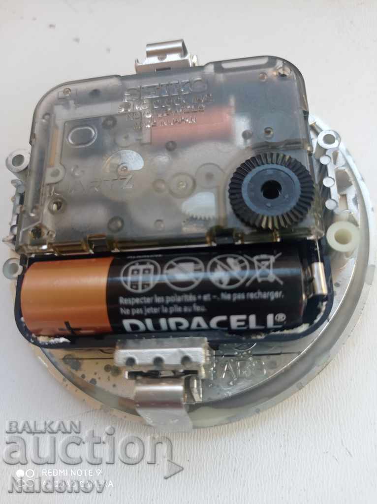 Auction Seiko Mov't Japan El Casco desktop clock Auction Seiko Mov't Japan El Casco desktop clock