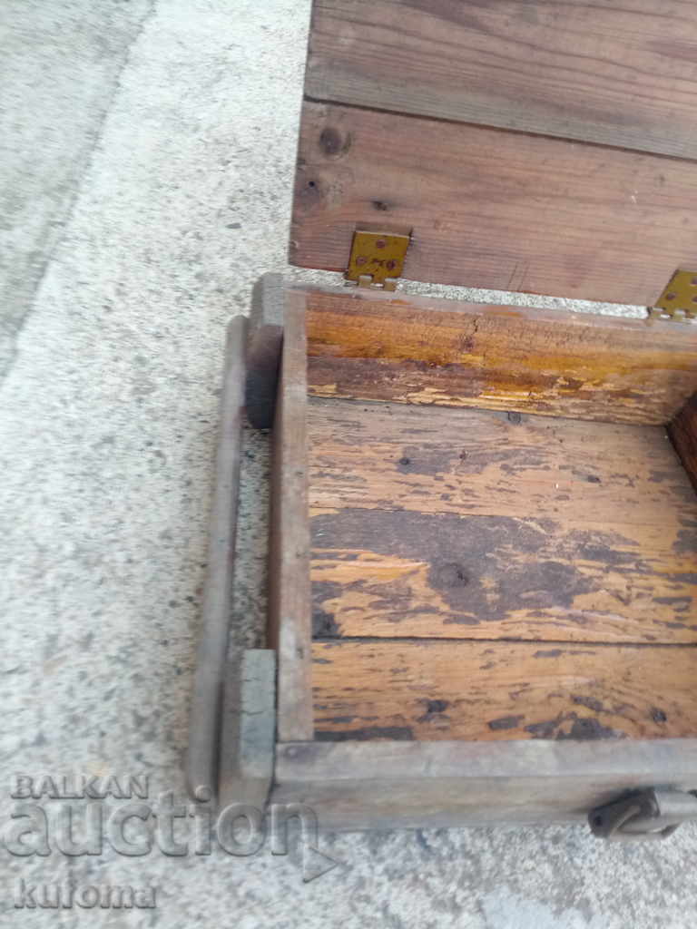 Vechi cufăr militar bulgar - 5