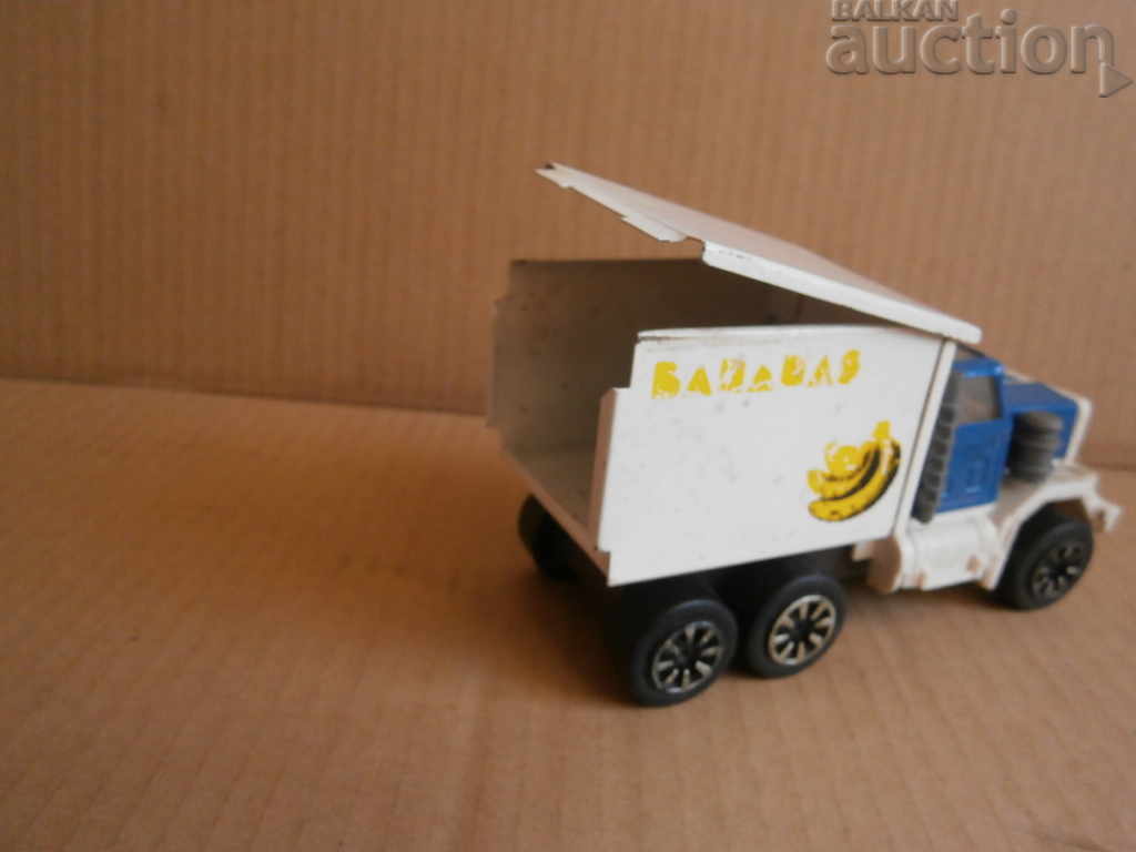 Livrarea Micul camion, camion din epoca socialistă Livrarea Micul camion, camion din epoca socialistă