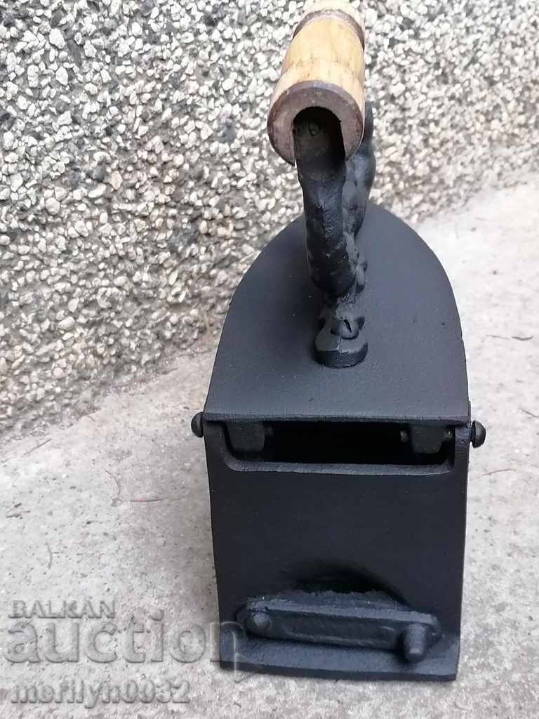 Аукцион Стара ютия на жар