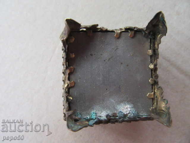 Δημοπρασία ΑΡΧΑΙΟ ΟΜΟΡΦΟ ΚΟΥΤΙ ΚΟΣΜΗΜΑΤΟΣ - ΧΩΡΙΣ ΚΑΠ - πριν από το 1944 Δημοπρασία ΑΡΧΑΙΟ ΟΜΟΡΦΟ ΚΟΥΤΙ ΚΟΣΜΗΜΑΤΟΣ - ΧΩΡΙΣ ΚΑΠ - πριν από το 1944