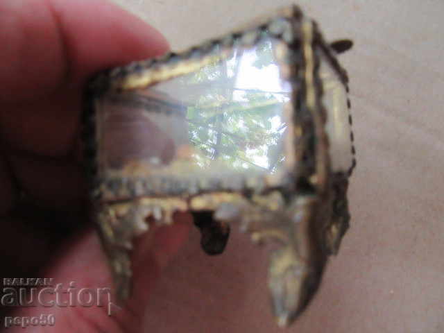 Παράδοση ΑΡΧΑΙΟ ΟΜΟΡΦΟ ΚΟΥΤΙ ΚΟΣΜΗΜΑΤΟΣ - ΧΩΡΙΣ ΚΑΠ - πριν από το 1944 Παράδοση ΑΡΧΑΙΟ ΟΜΟΡΦΟ ΚΟΥΤΙ ΚΟΣΜΗΜΑΤΟΣ - ΧΩΡΙΣ ΚΑΠ - πριν από το 1944