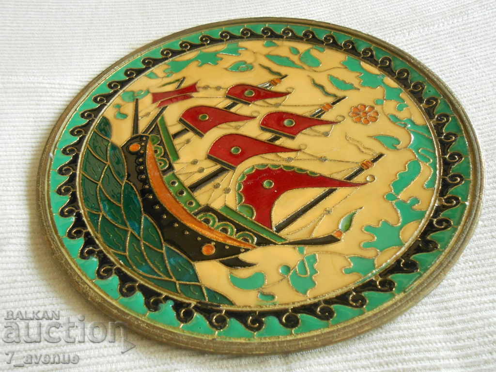 Delivery of Decorative plate with enamel, quality and original 18 cm Delivery of Decorative plate with enamel, quality and original 18 cm
