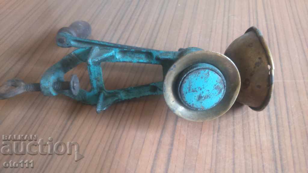 Доставка на СТАРА МАШИНКА ЗА МЕЛЕНЕ НА КАФЕ ,ЗАХАР - PORKERT - WW2 Доставка на СТАРА МАШИНКА ЗА МЕЛЕНЕ НА КАФЕ ,ЗАХАР - PORKERT - WW2