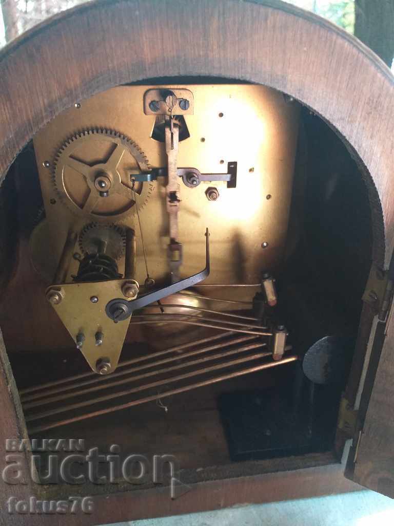 Delivery of Old antique English fireplace clock Delivery of Old antique English fireplace clock