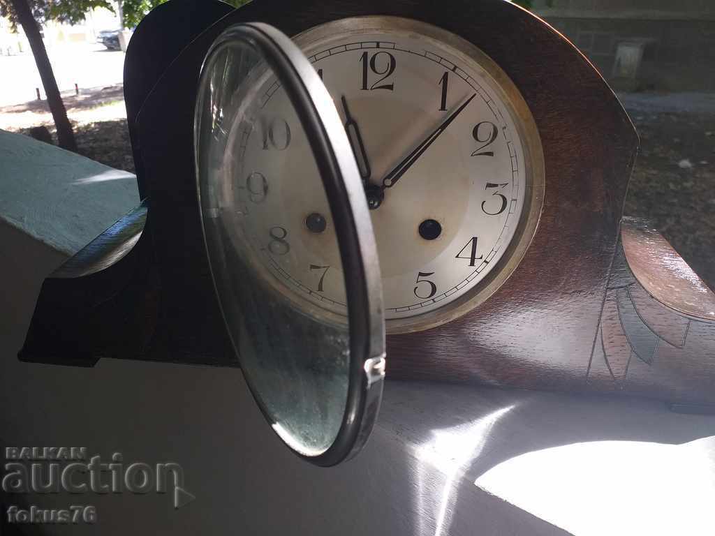 Аукцион Стар антикварен красив каминен часовник Аукцион Стар антикварен красив каминен часовник