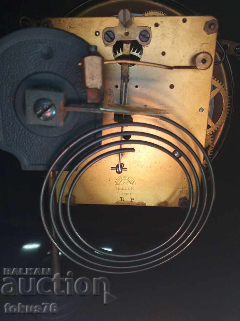 Доставка на Стар антикварен красив каминен часовник Доставка на Стар антикварен красив каминен часовник