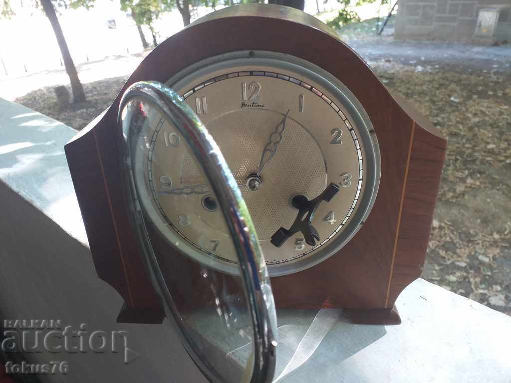 Vechi ceas de șemineu antic vechi cu preț 230.00 BGN | € 117.60 Vechi ceas de șemineu antic vechi cu preț 230.00 BGN | € 117.60