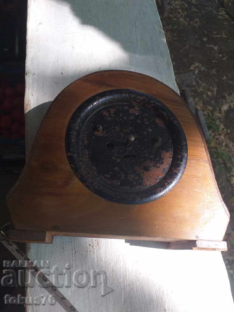 Auction Old antique beautiful table clock Auction Old antique beautiful table clock