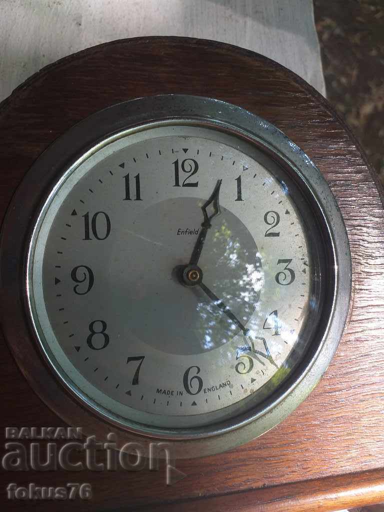 Delivery of Old antique beautiful table clock Delivery of Old antique beautiful table clock