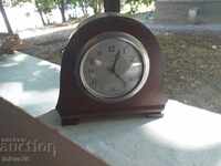 Παλαιό παλαιό όμορφο επιτραπέζιο ρολόι