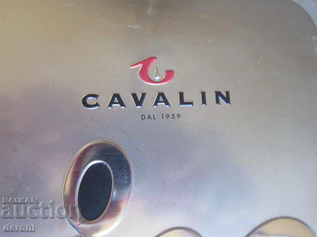 Auction Huge tin box Cavalin Auction Huge tin box Cavalin