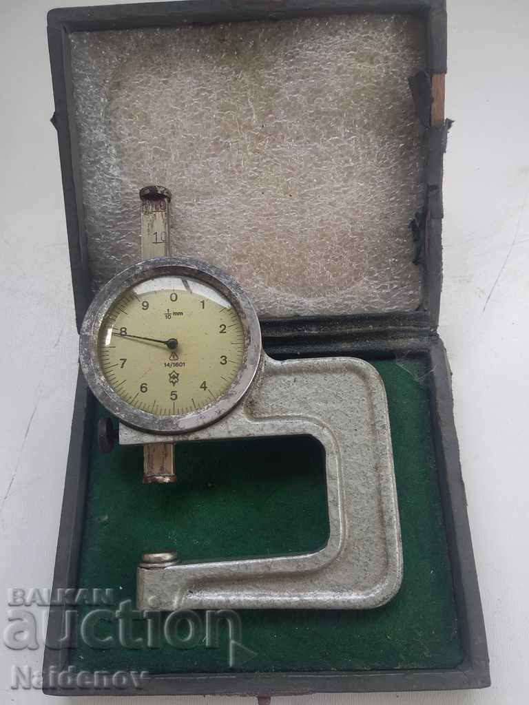Old micrometer Measuring device with price 40.00 BGN | € 20.45
